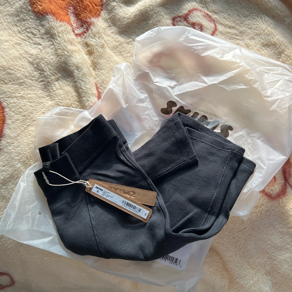 SKIMS Black Ribbed Shapewear Leggings
